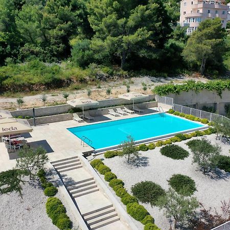 Malo More Resort Arbanija Ngoại thất bức ảnh