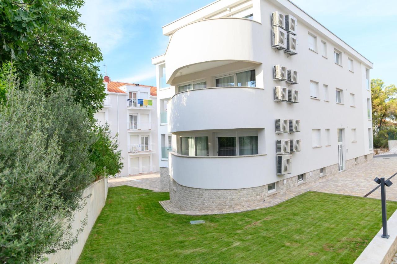 Malo More Resort Arbanija Ngoại thất bức ảnh
