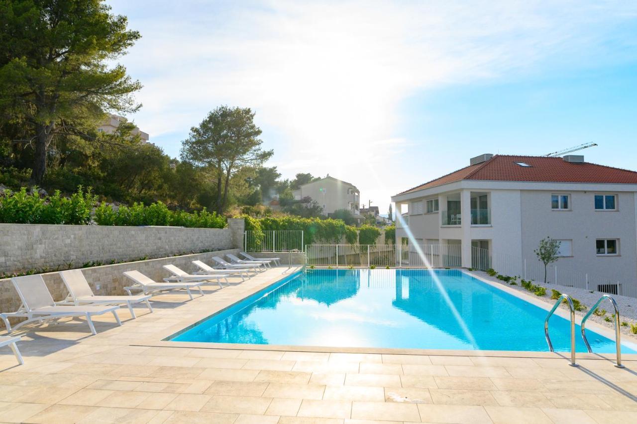 Malo More Resort Arbanija Ngoại thất bức ảnh