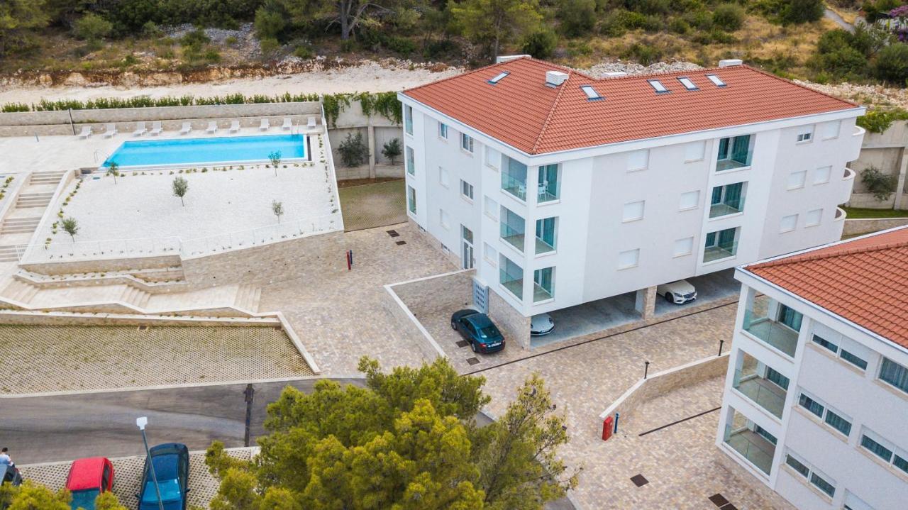 Malo More Resort Arbanija Ngoại thất bức ảnh