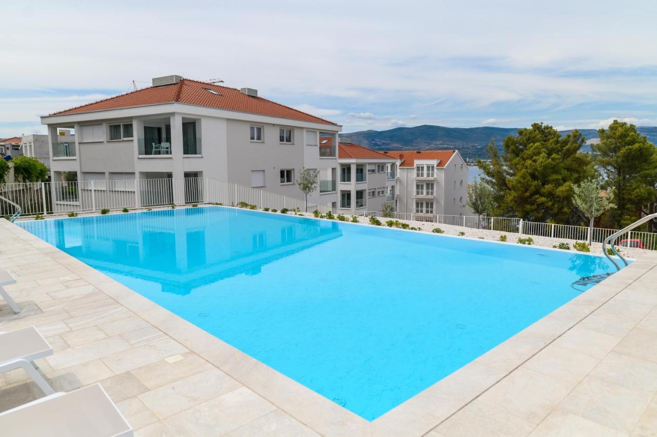 Malo More Resort Arbanija Ngoại thất bức ảnh
