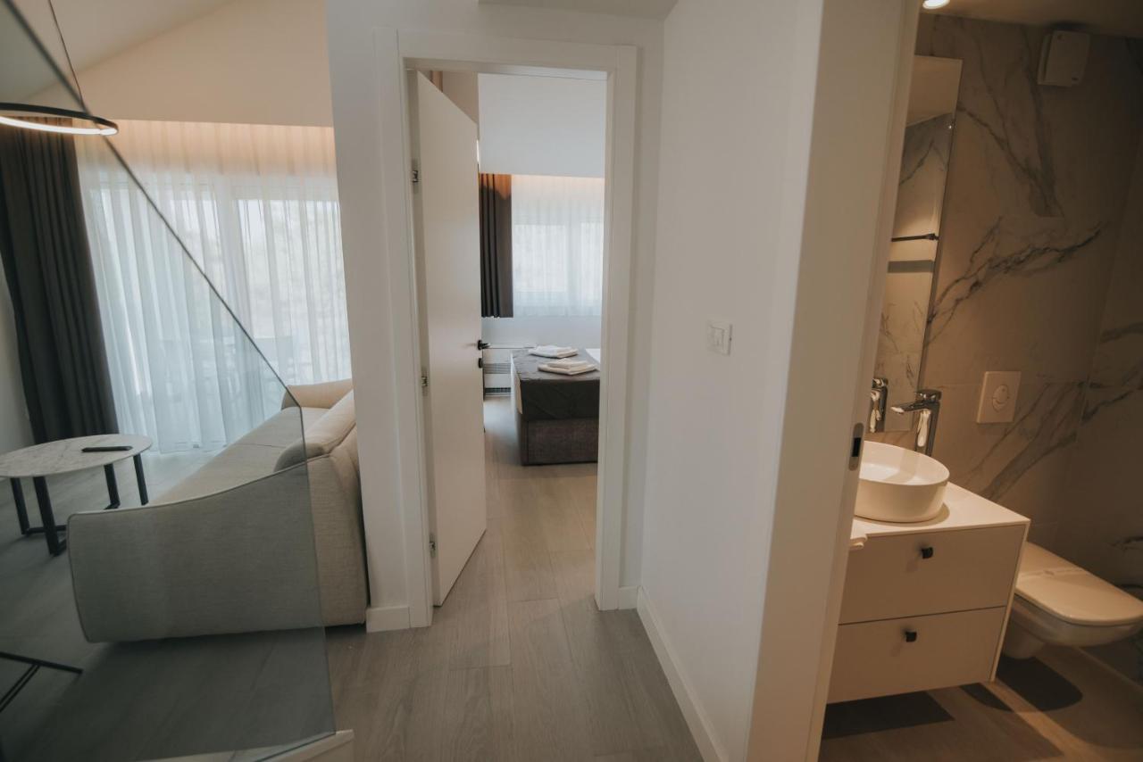 Malo More Resort Arbanija Ngoại thất bức ảnh